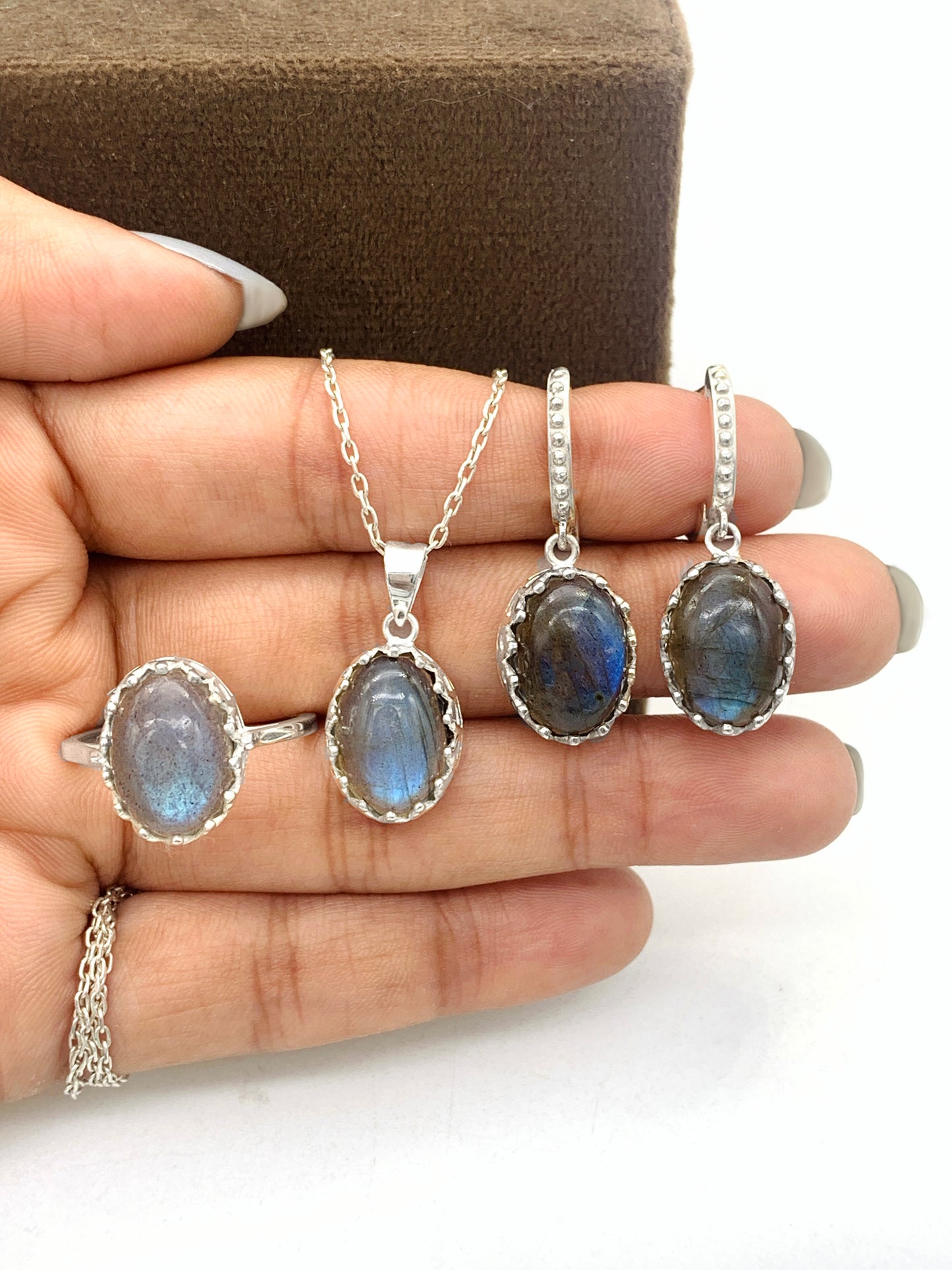 Natural Labradorite Necklace-March Birthday Gift-Vintage Silver Jewelry-Blue Flashy Labradorite Pendant With Earrings-117 PILWALS