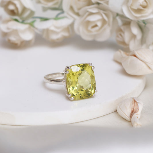 Lemon Quartz Ring-Gorgeous Green Quartz Cocktail Ring-557 PILWALS